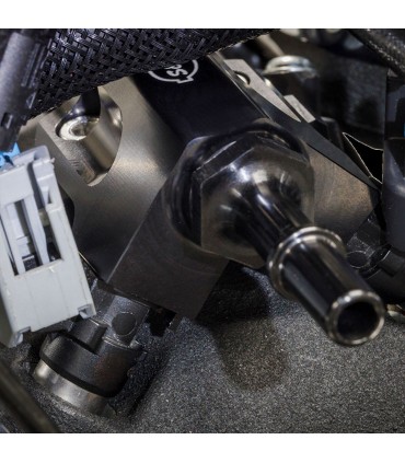 Fuel Rail Kit Billet Black M8 